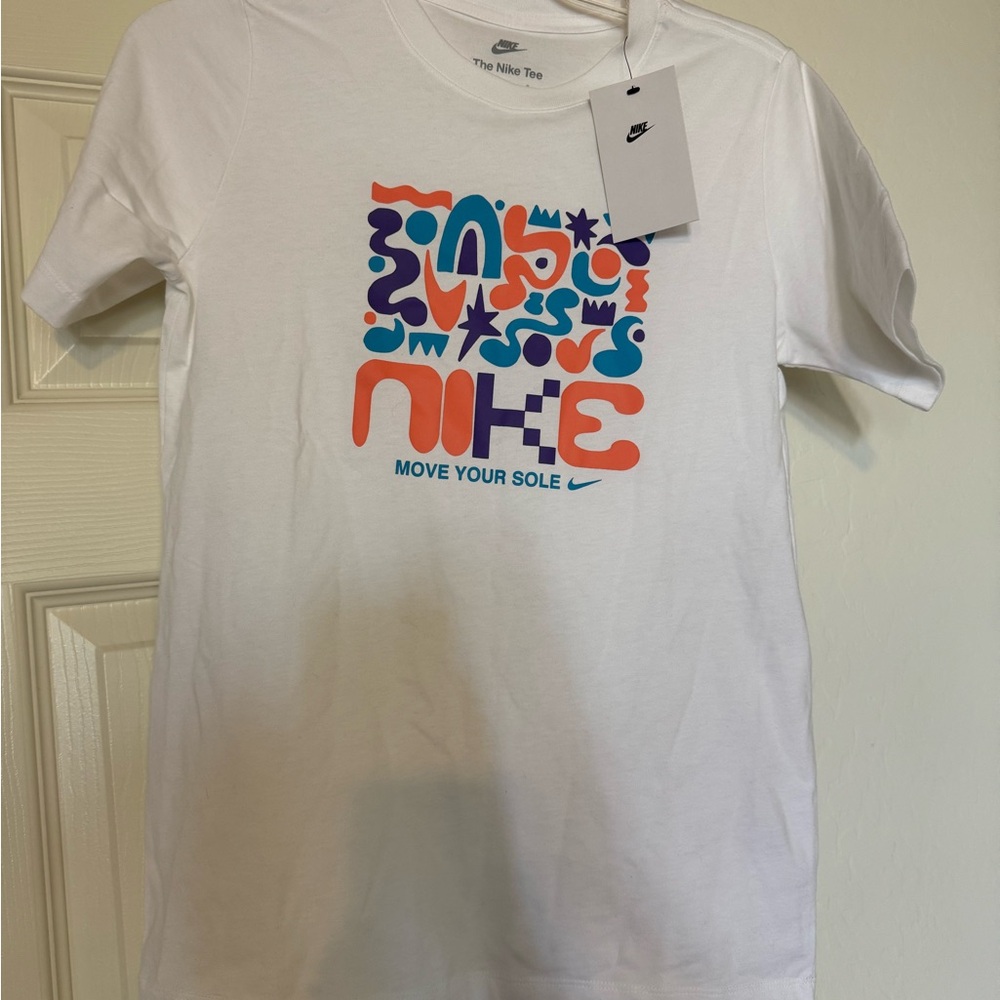 NWT Nike Sportswear Kids “Move Your Sole" graphic t-shirt in white unisex Large